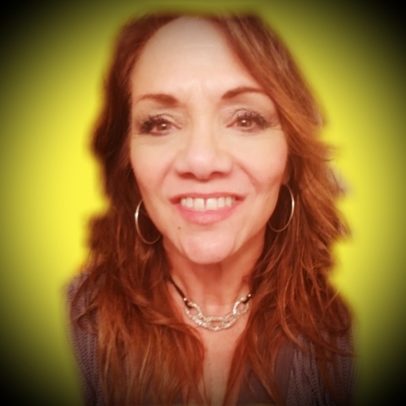 Meet your Posher, Melanie - Picture 3 of 3